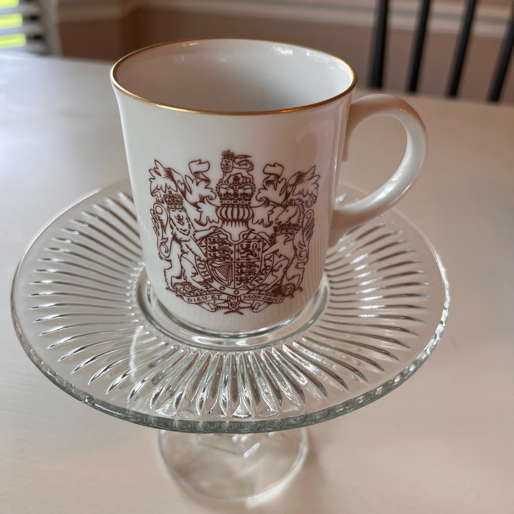 Royal Worcester Queen Elizabeth Silver Jubilee Cup